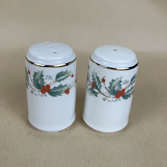 VTG China Pearl NOEL Holly Berry Xmas Coffee Pot,Sugar Bowl/Creamer, Salt/Pepper - Picture 11 of 15